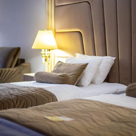A Hoteli - Hotel Park Vrnjacka Banja Exterior photo A bed