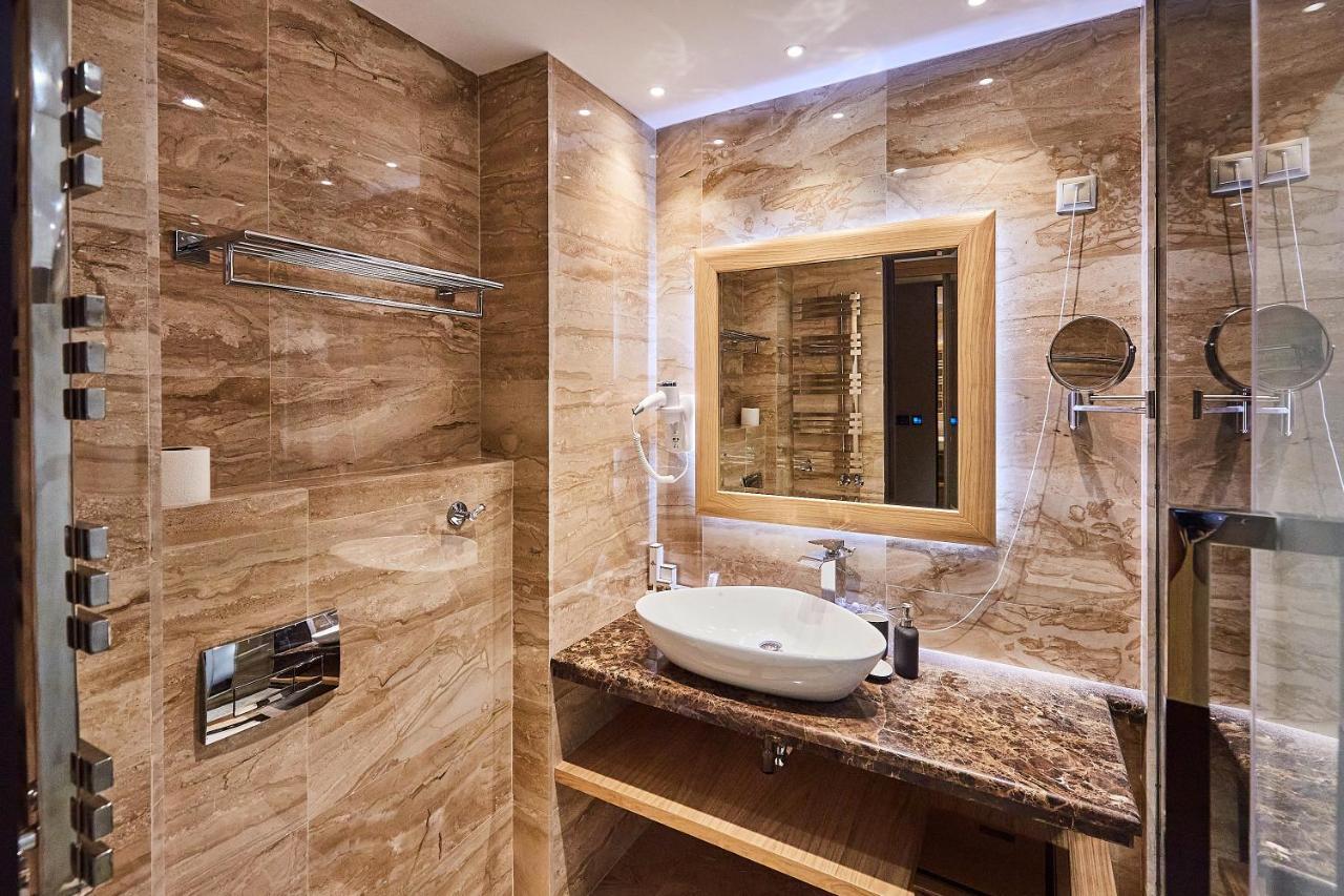 A Hoteli - Hotel Park Vrnjacka Banja Exterior photo Bathroom