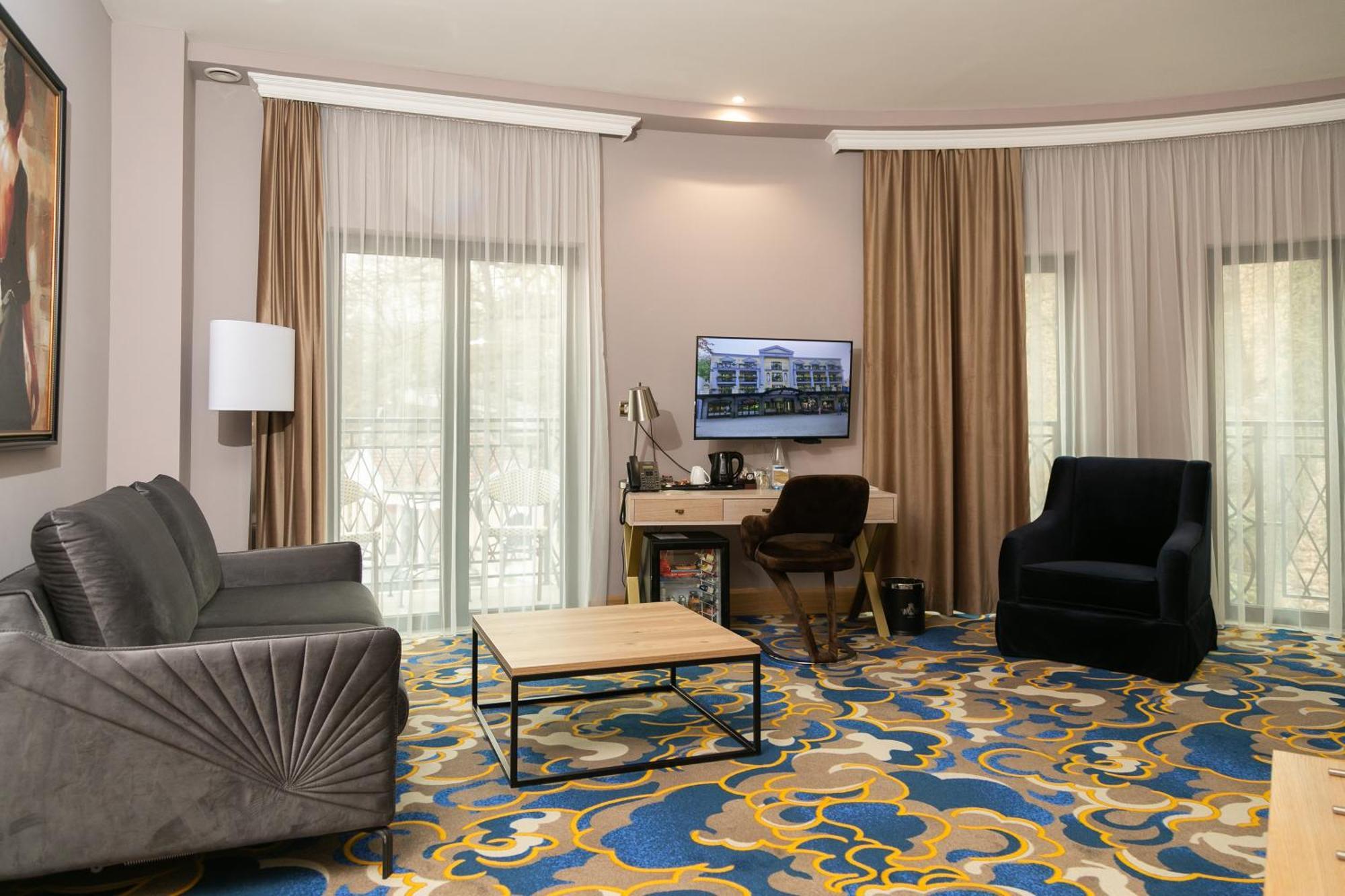 A Hoteli - Hotel Park Vrnjacka Banja Exterior photo Living room